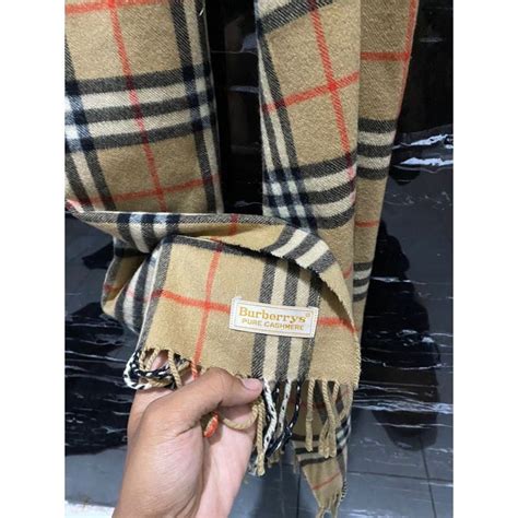 ผ้าพันคอ Burberry ราคา .